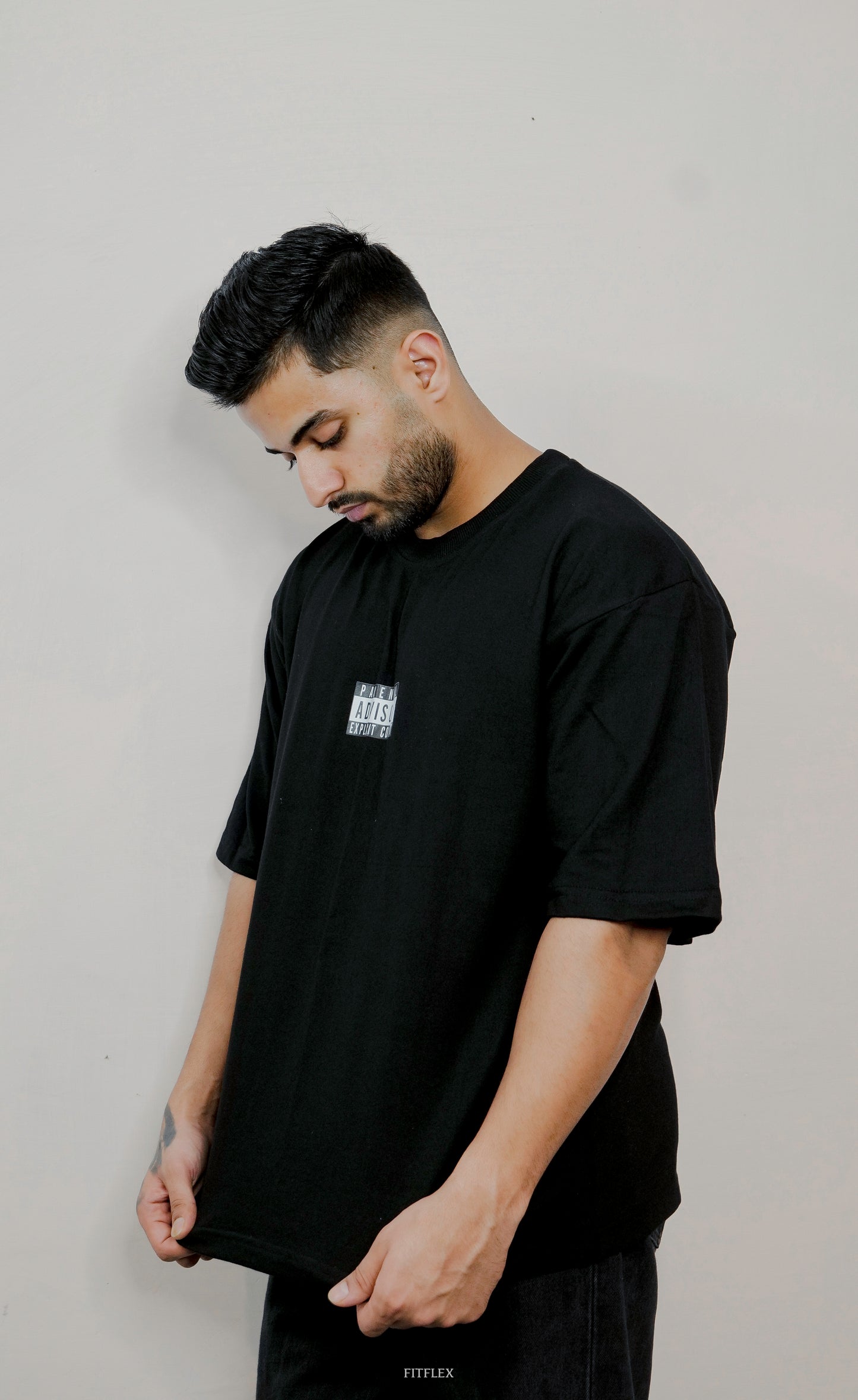 NEVER FOLD BLACK (Oversized T-Shirt)