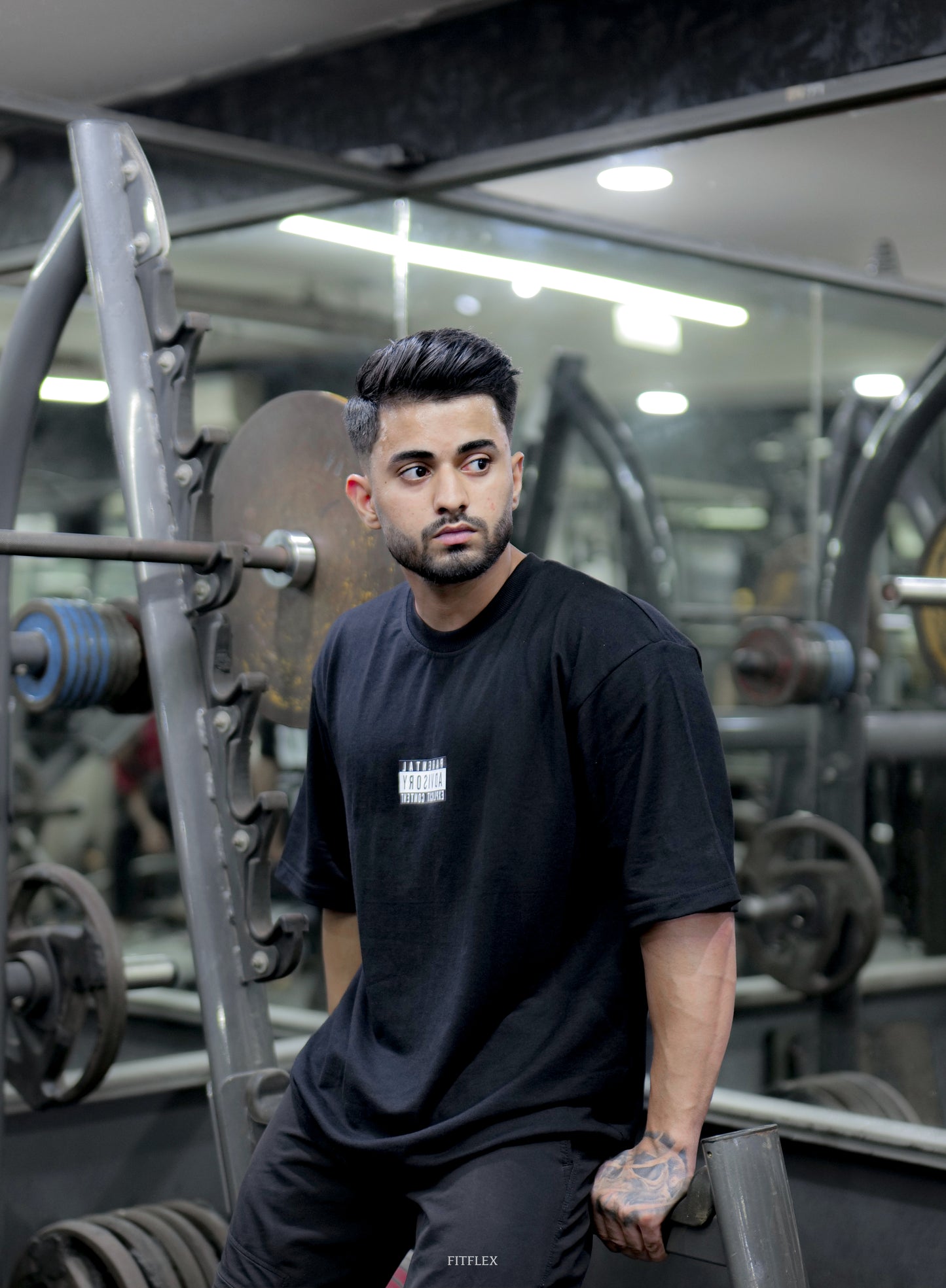 NEVER FOLD BLACK (Oversized T-Shirt)