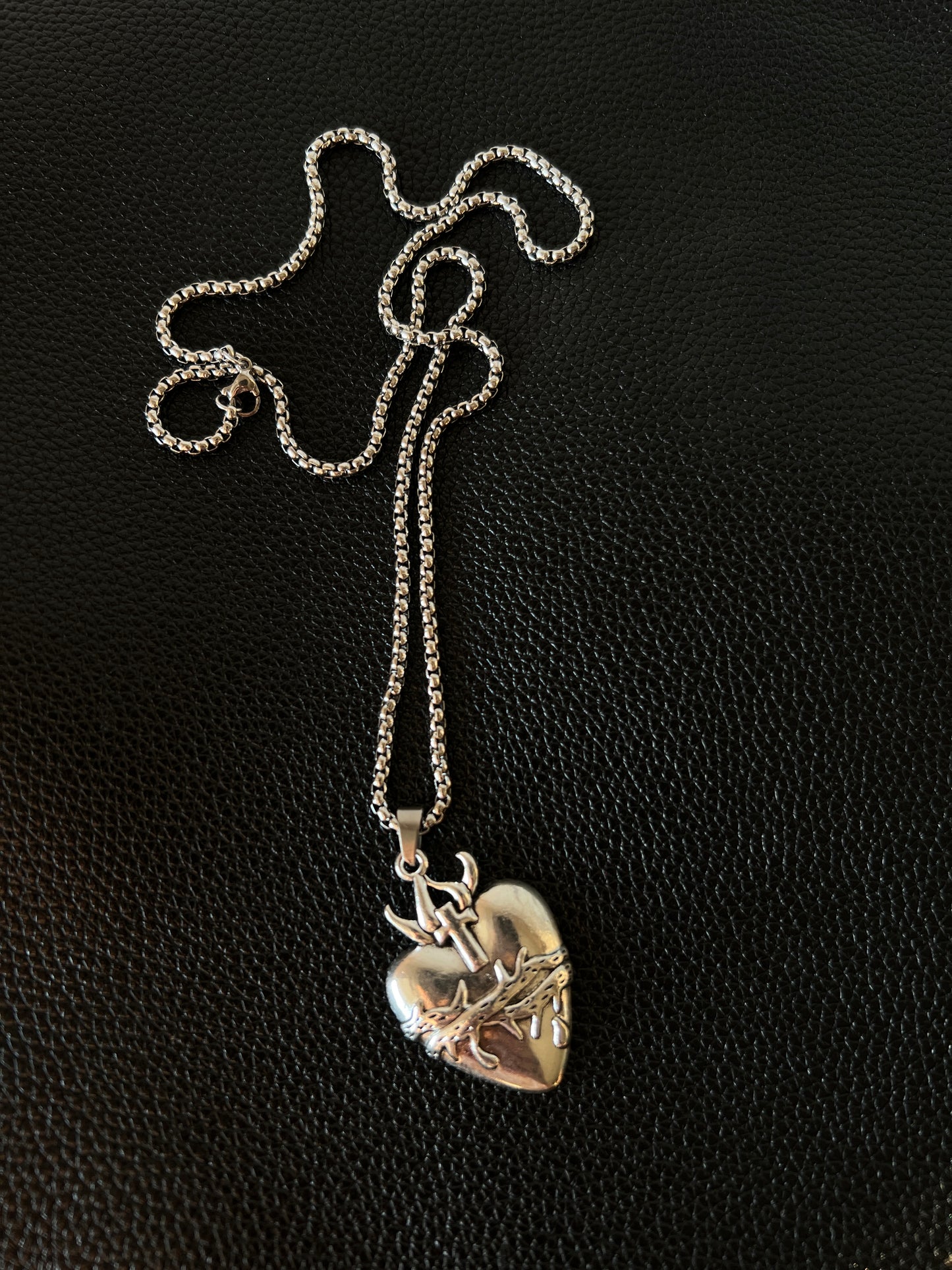 Intricated heart Locket