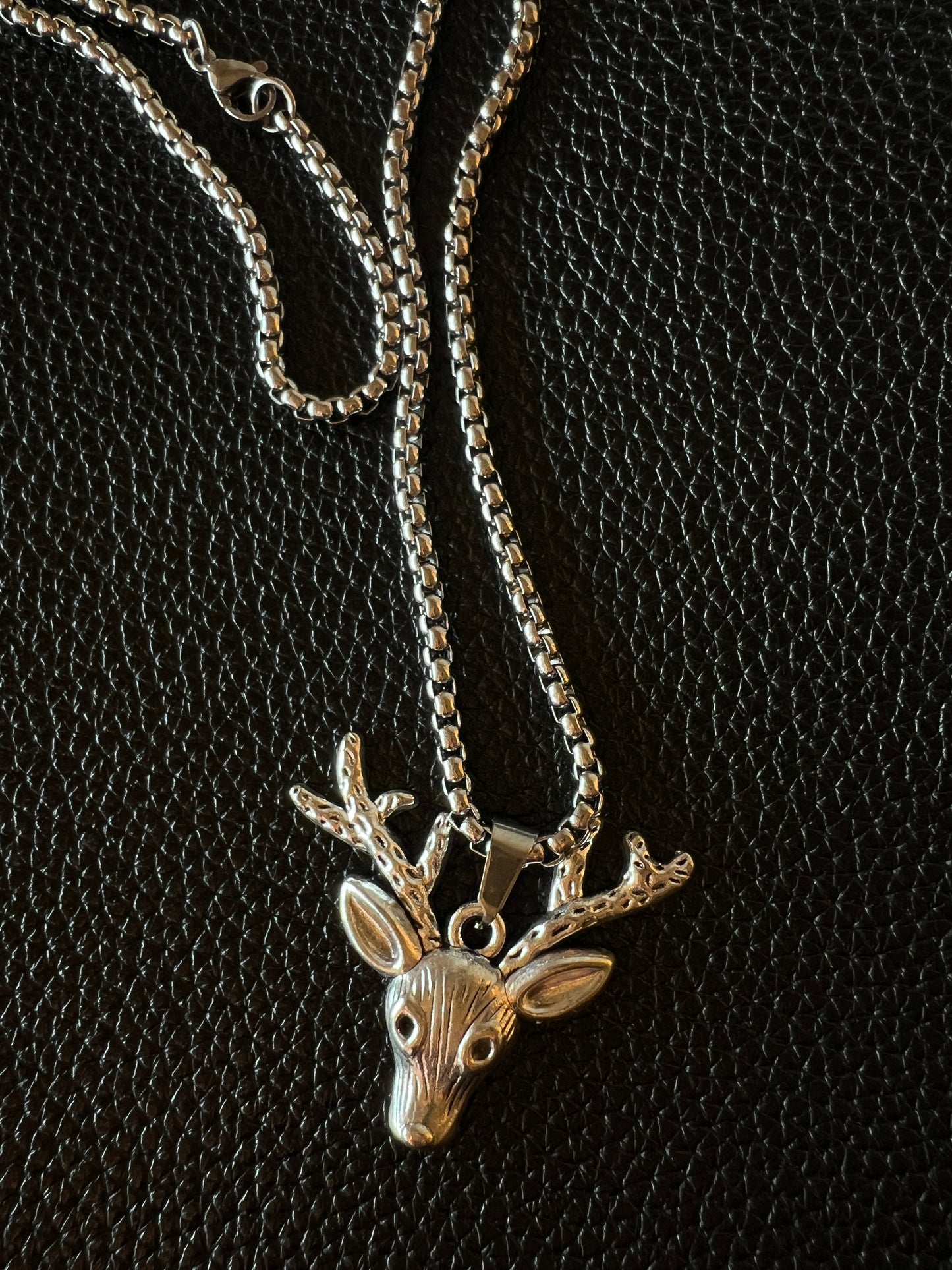 Singha Locket
