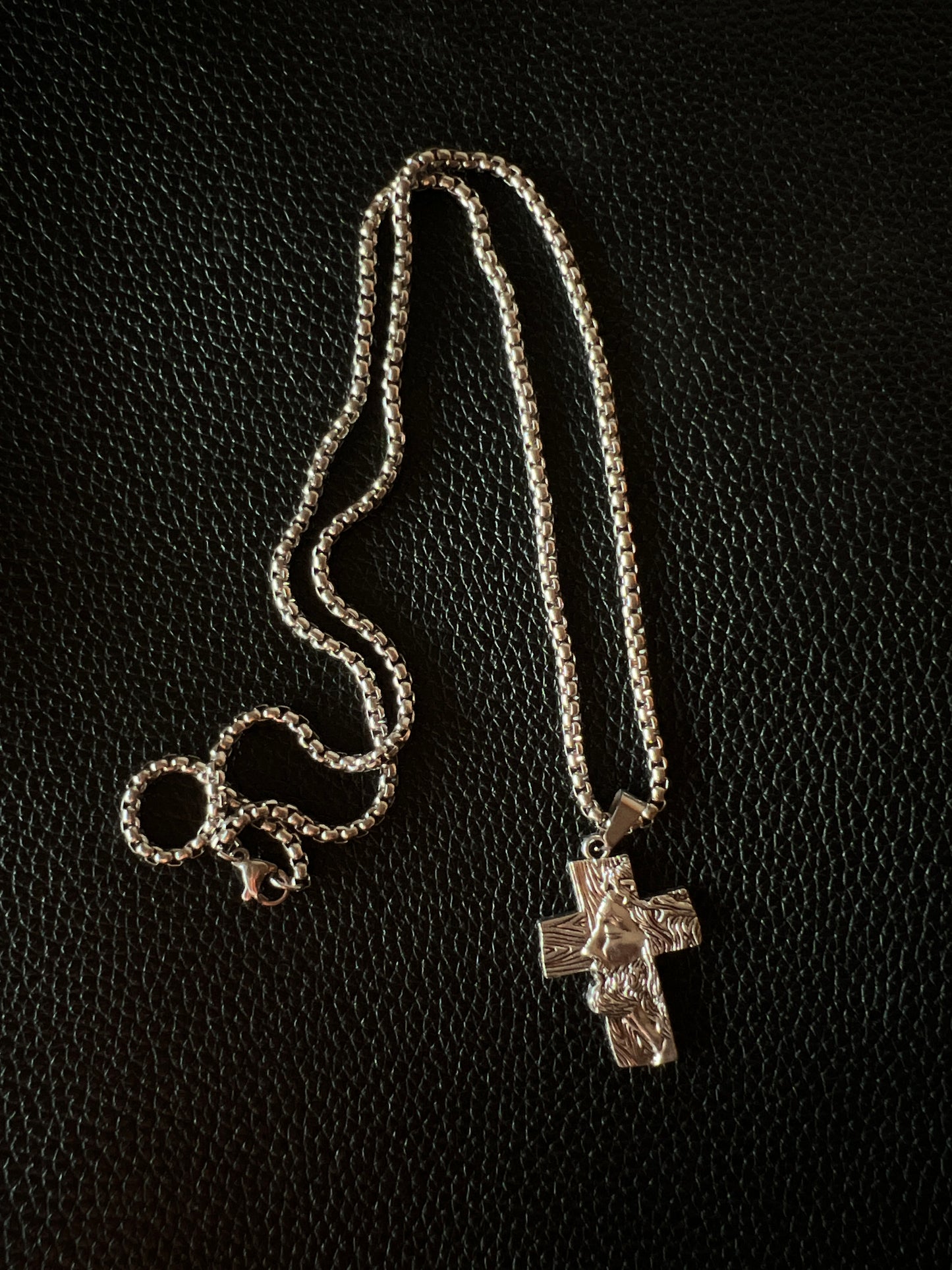 Detailed Cross Locket