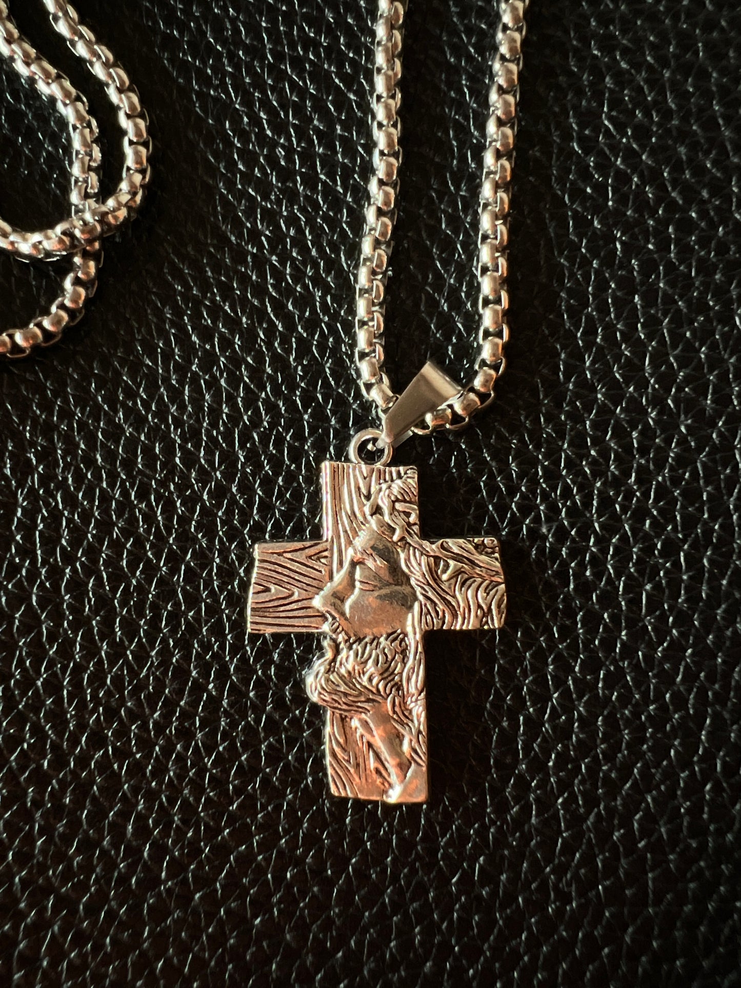 Detailed Cross Locket