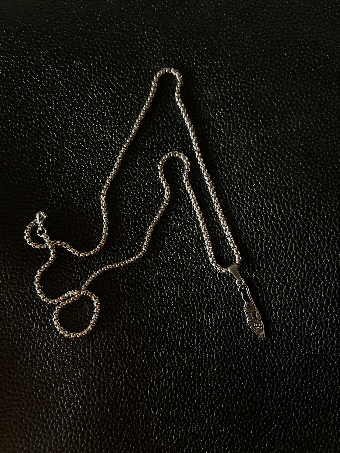 Knife locket